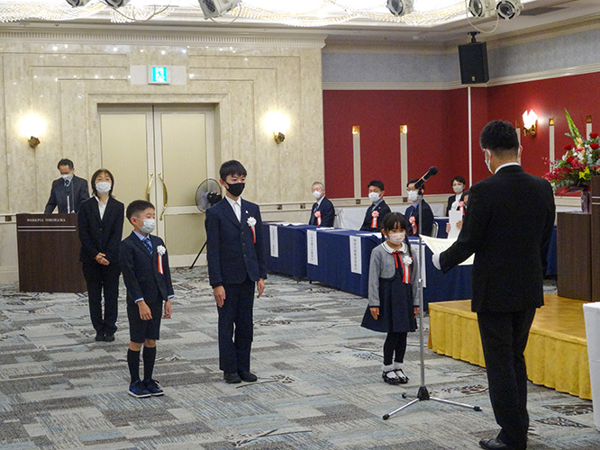 立川会長から神奈川県発明協会会長賞が授与されました